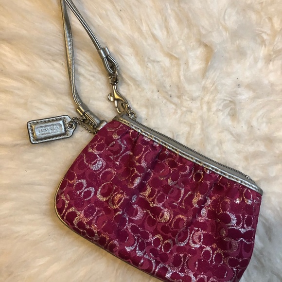 Coach small wristlet - Picture 1 of 3